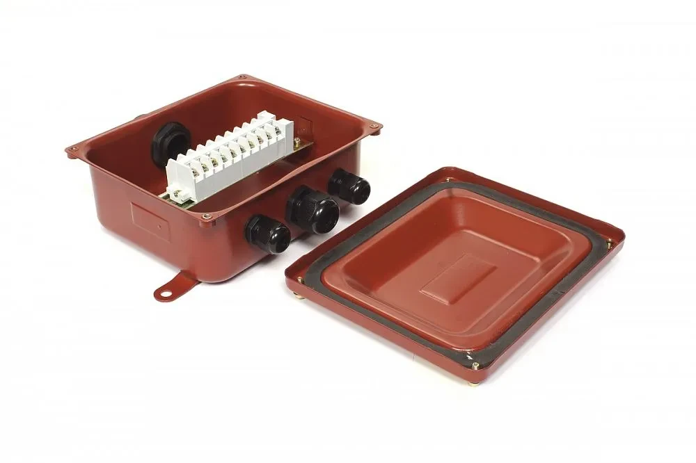Коробка клеммная КС-10 с пластмассовыми сальниками ( 4шт. сальника MG) ЗЭТА Коробка клеммная КС-10 с пластмассовыми сальниками ( 4шт. сальника MG) ЗЭТА