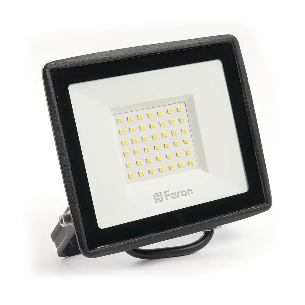 Прожектор светодиодный ДО-50w 6400К 4000Лм IP65 черный Прожектор светодиодный ДО-50w 6400К 4000Лм IP65 черный