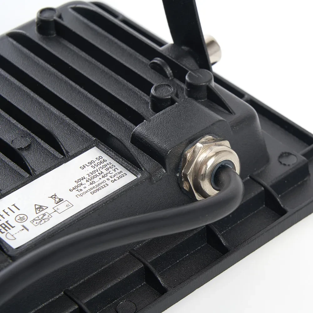 Прожектор светодиодный ДО-50w 6400К 4500Лм IP65 черный Прожектор светодиодный ДО-50w 6400К 4500Лм IP65 черный
