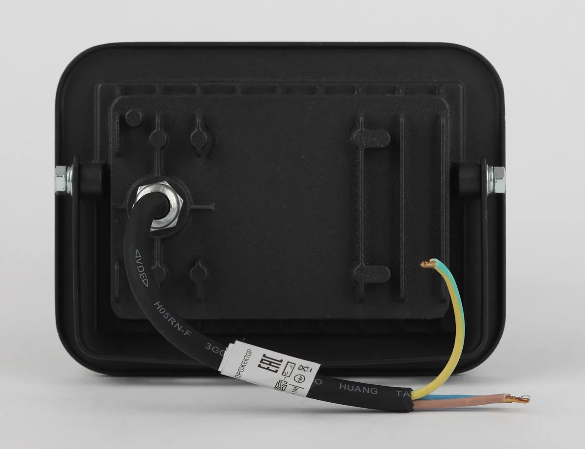 Прожектор светодиодный ДО-20W LPR-061-0-65K-020 20Вт 1900Лм 6500К PRO 135x100x28 Прожектор светодиодный ДО-20W LPR-061-0-65K-020 20Вт 1900Лм 6500К PRO 135x100x28