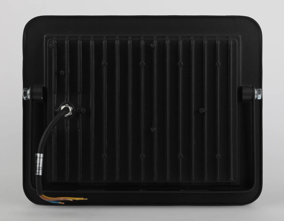 Прожектор светодиодный ДО-100W LPR-061-0-65K-100 100Вт 9000Лм 6500К PRO 290x230x36 Прожектор светодиодный ДО-100W LPR-061-0-65K-100 100Вт 9000Лм 6500К PRO 290x230x36