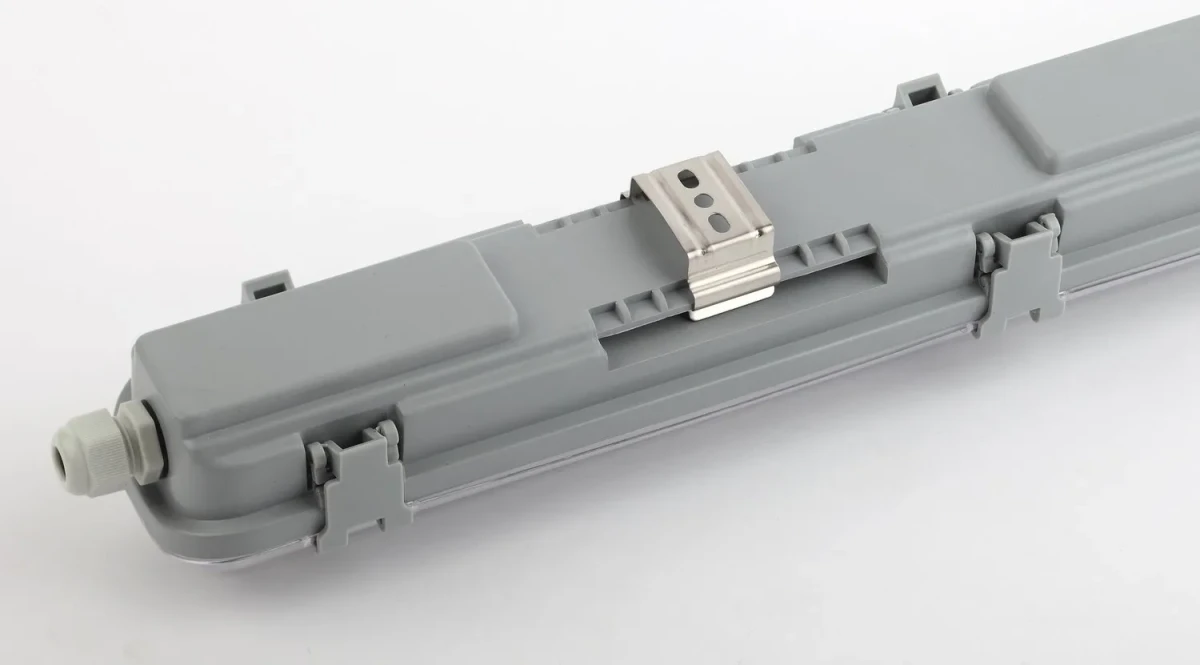 Светильник светодиодный под лампу Т8 SPP-101-0-001-120 Св-к IP65 T8 G13 1200мм (12/216) Светильник светодиодный под лампу Т8 SPP-101-0-001-120 Св-к IP65 T8 G13 1200мм (12/216)