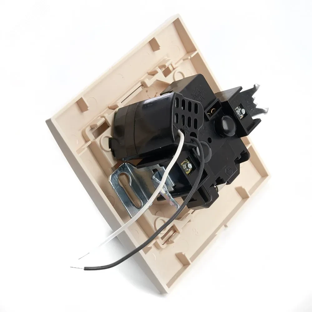 Розетка одноместная с/з с защитной шторкой и с USB, серия Эрна, слоновая кость, Stekker Розетка одноместная с/з с защитной шторкой и с USB, серия Эрна, слоновая кость, Stekker
