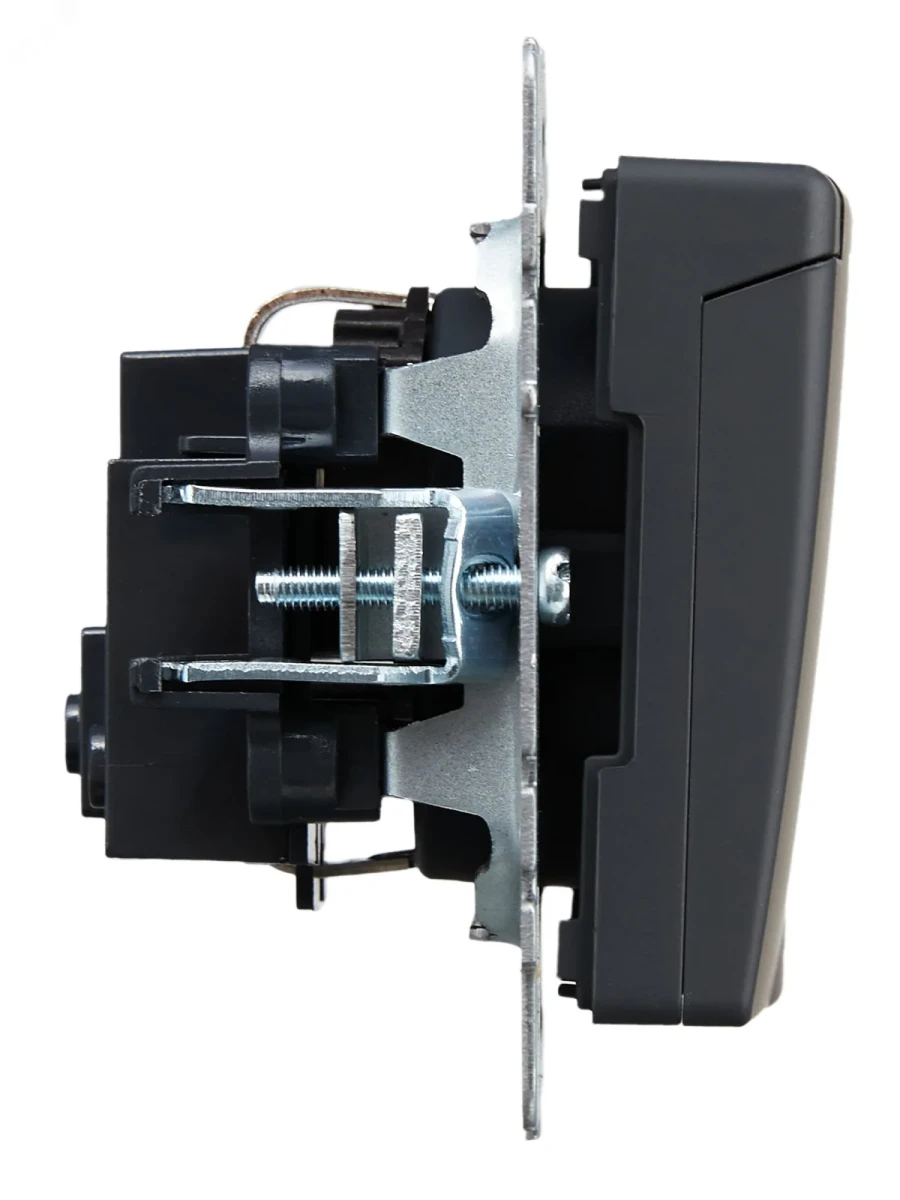 BRITE Розетка с заземлением с защитными шторками и крышкой 16А IP20 РСбш10-3-БрГ графит BRITE Розетка с заземлением с защитными шторками и крышкой 16А IP20 РСбш10-3-БрГ графит