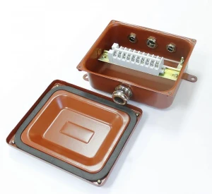 Коробка монтажная КМ 65-10 УХЛ1,5 IP65 латунный ввод ГОФРОМАТИК (ЗЭТАРУС) Коробка монтажная КМ 65-10 УХЛ1,5 IP65 латунный ввод ГОФРОМАТИК (ЗЭТАРУС)