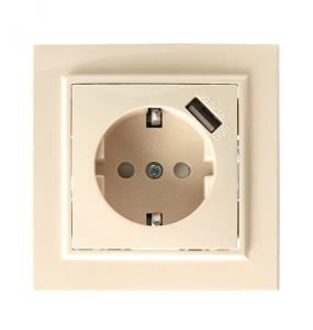 Розетка одноместная с/з с защитной шторкой и с USB, серия Эрна, слоновая кость, Stekker